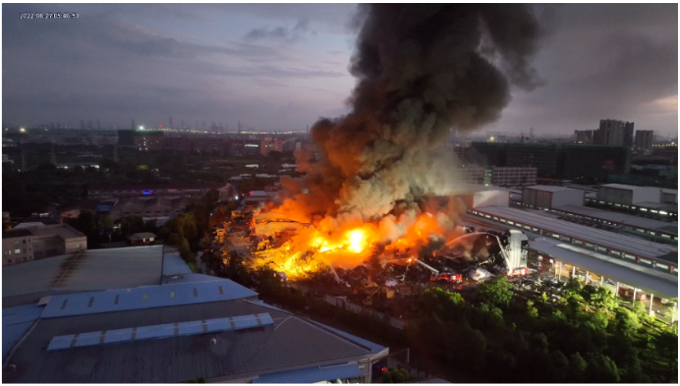 一键全景、、、、红外监控，，Mavic 3T 保障化工火灾救援