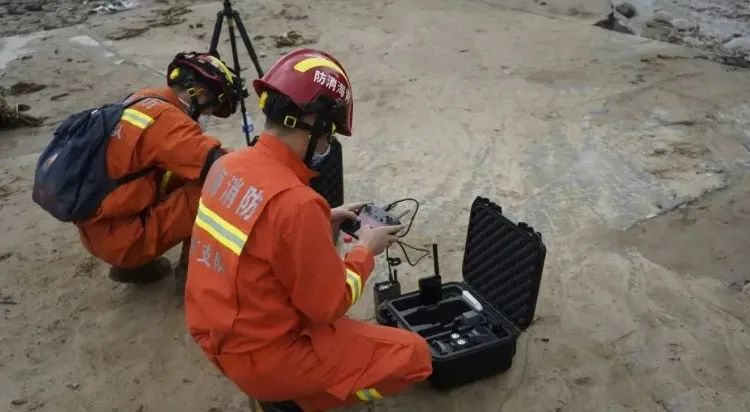 自然灾害频发，，，，无人机助力开展山火、、、山洪灾害救援